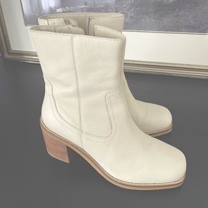 Seychelles off-White Turbulent Boots Booties
